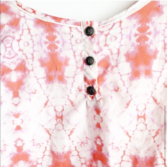 LUSH Cropped Tie Dye Pink Tank Back Buttons Semi Sheer Scoop Neck Size Medium - Picture 3 of 4